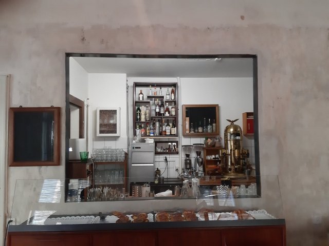 The bar 62076413_1154146644770389_3832853180299870208_n